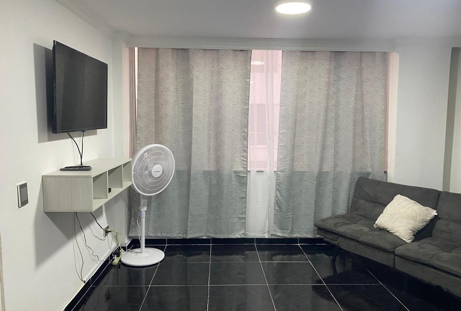 Apartamento En Bocagrande Muy Cerca Al Mar! Apto 401 *