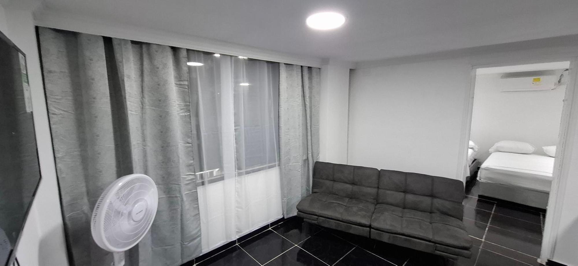 En Bocagrande Muy Cerca Al Mar! Apto 401 Apartamento